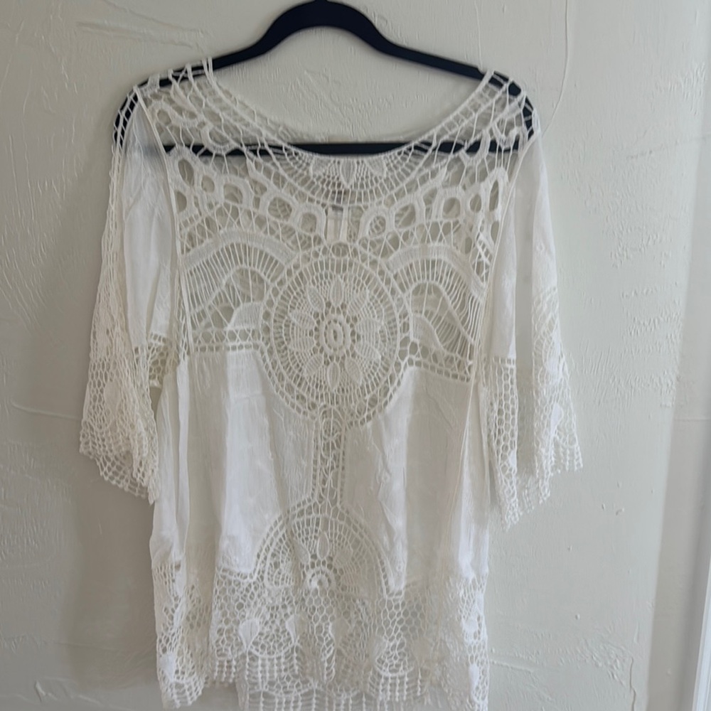 🤍 Chico’s White Lace Blouse – Size 2 🤍